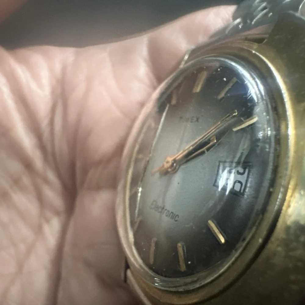 Works VTG Timex Electric Mens Watch 42mm Gray Dial Gold Tone Quartz Fit 7.5